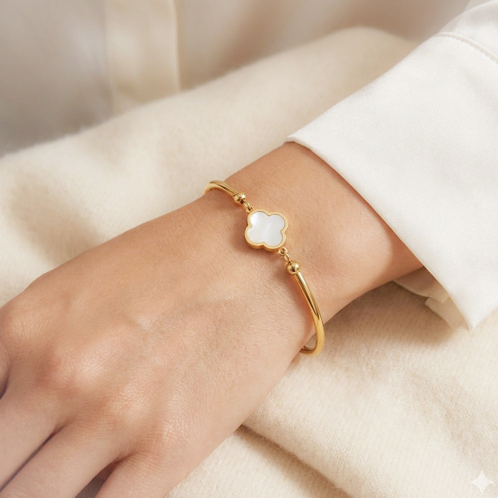 Unisex Four-Leaf Clover Bracelet – 18K Gold-Plated Titanium Steel