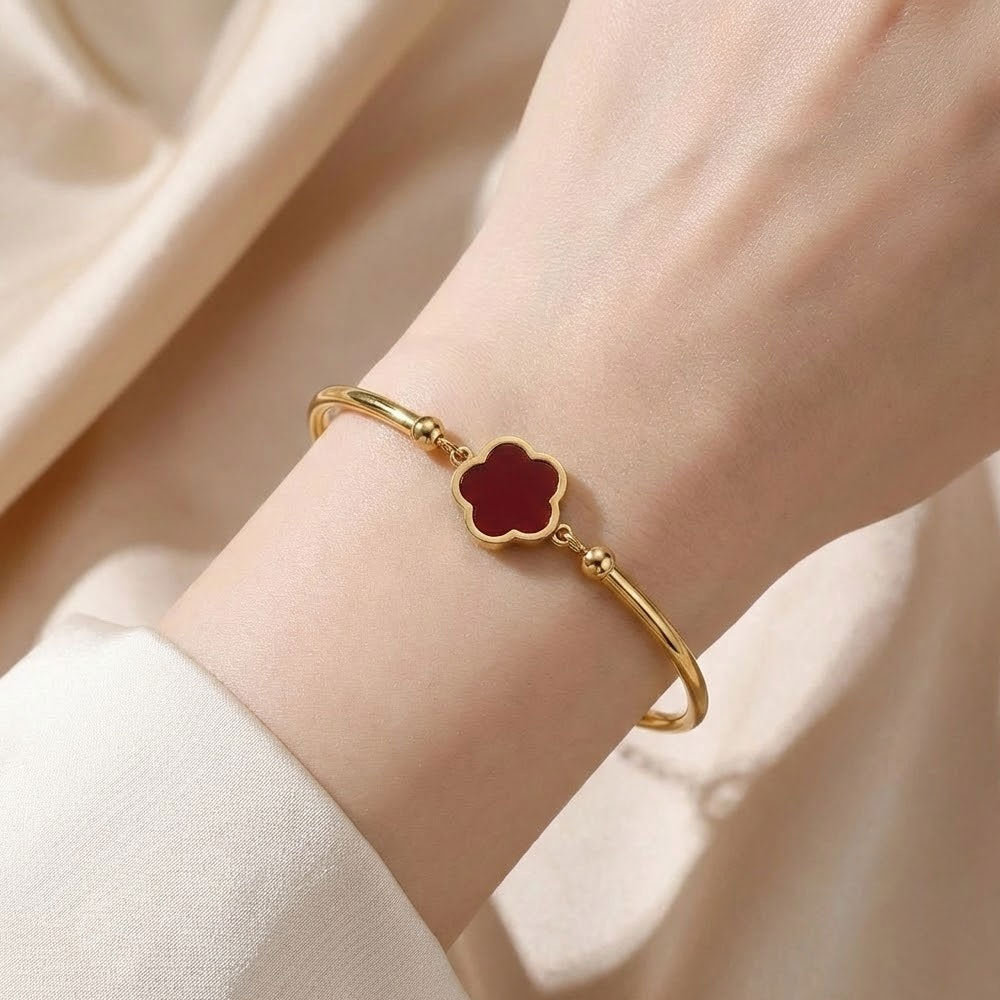 Unisex Four-Leaf Clover Bracelet – 18K Gold-Plated Titanium Steel